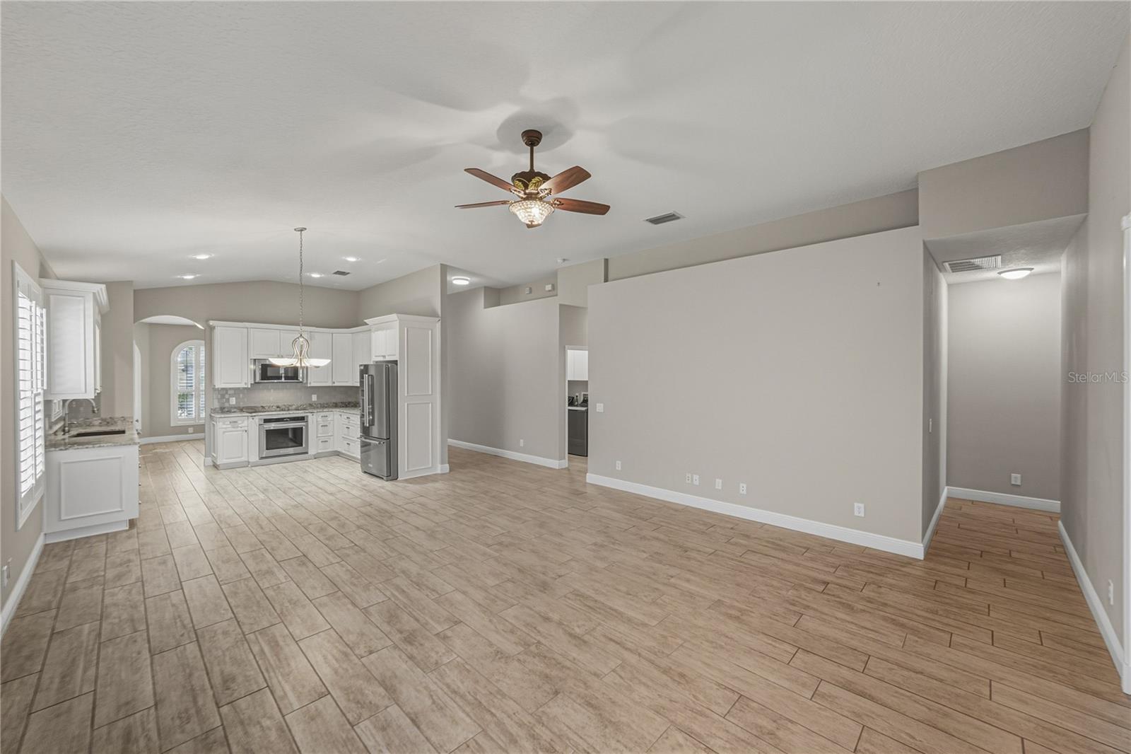 Listing photo id 5 for 13231 Palmilla Circle