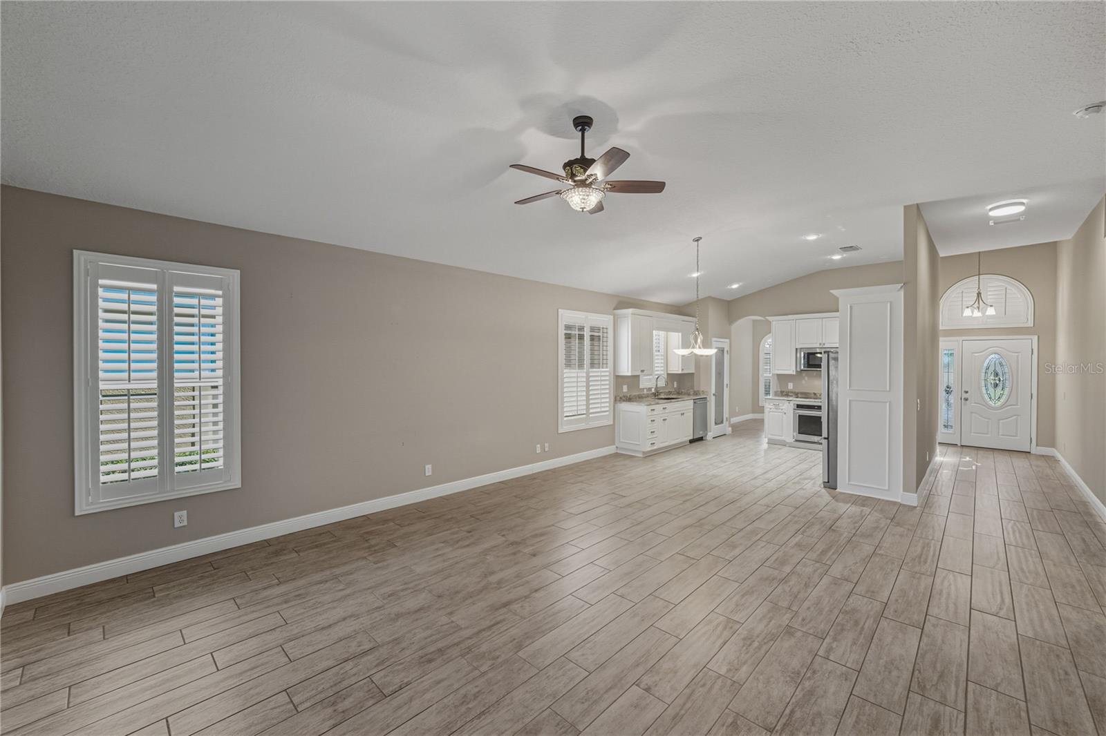 Listing photo id 7 for 13231 Palmilla Circle