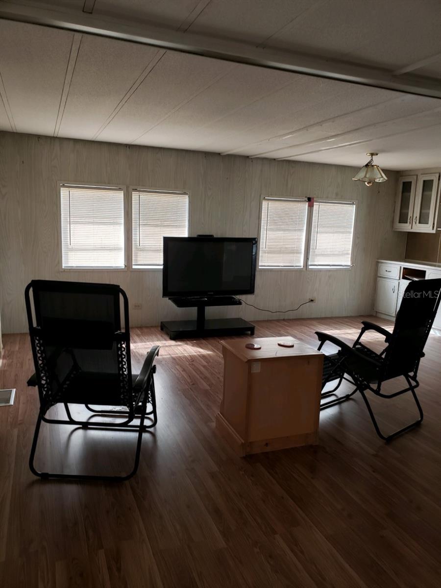 Image 10 of 14 For 1909 Shady Cove Drive