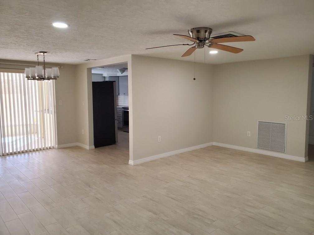 Image 4 of 14 For 8504 Wagon Wheel Lane