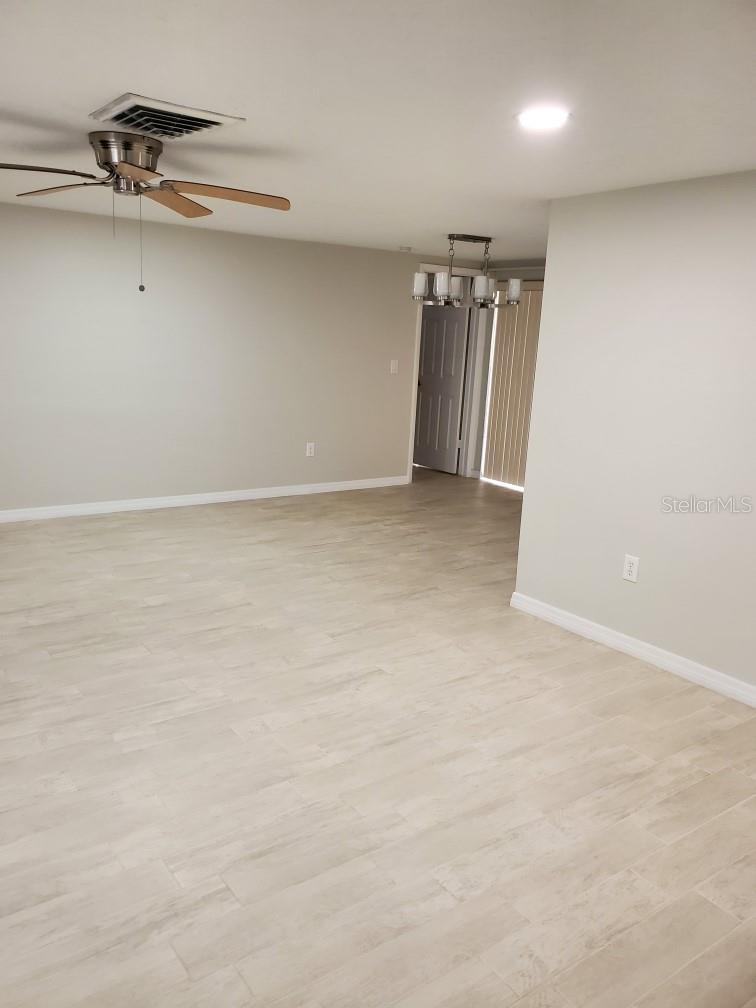 Image 5 of 14 For 8504 Wagon Wheel Lane