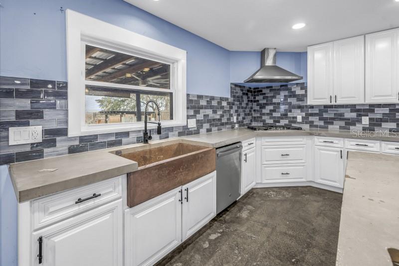 Listing photo id 18 for 8521 Ehren Cutoff