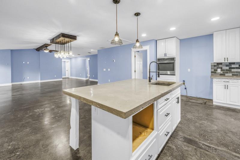 Listing photo id 20 for 8521 Ehren Cutoff