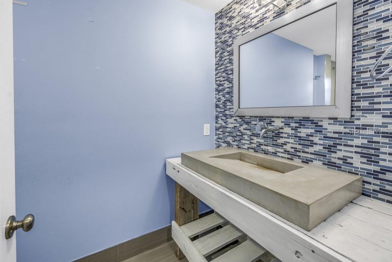 Listing photo id 28 for 8521 Ehren Cutoff