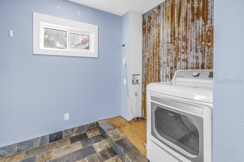 Listing photo id 31 for 8521 Ehren Cutoff