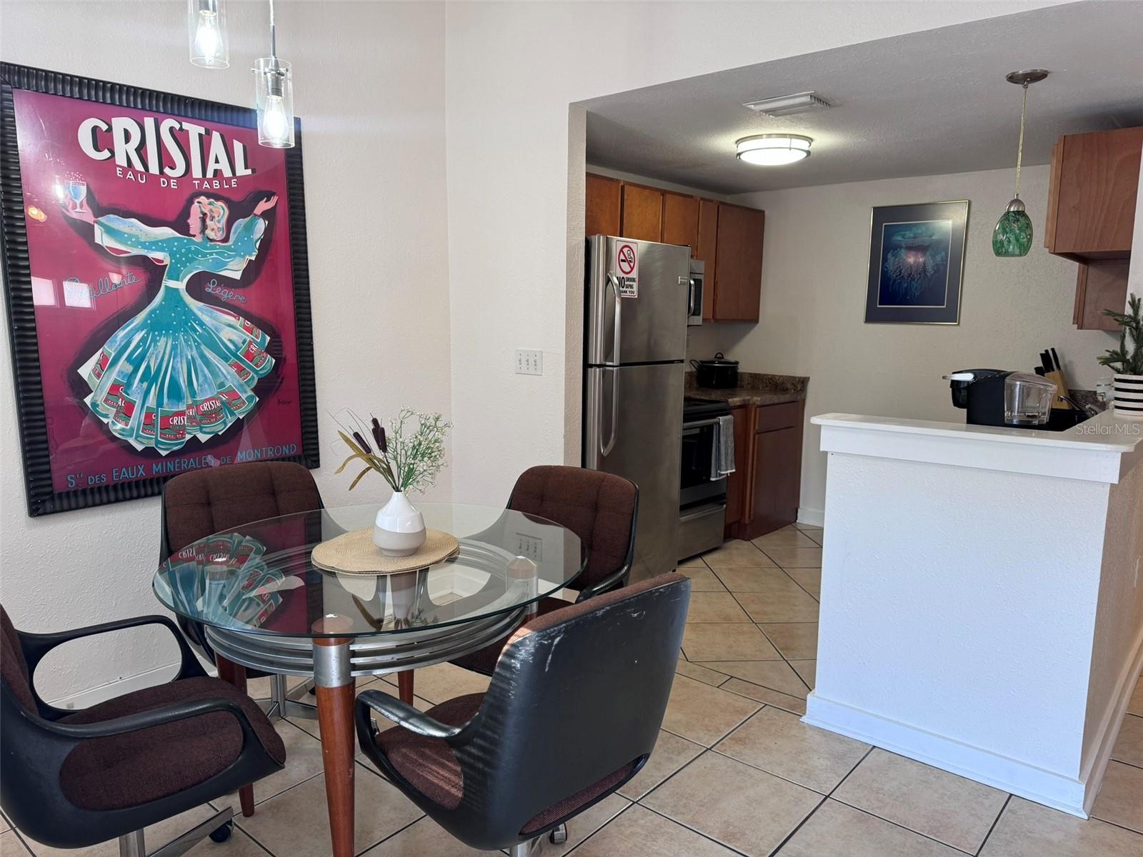 Listing photo id 9 for 5810 Suwanee Avenue