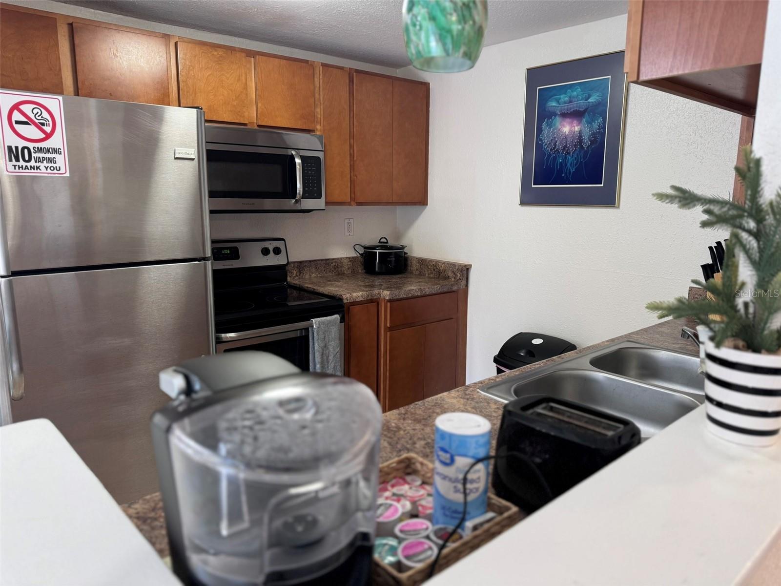 Listing photo id 10 for 5810 Suwanee Avenue