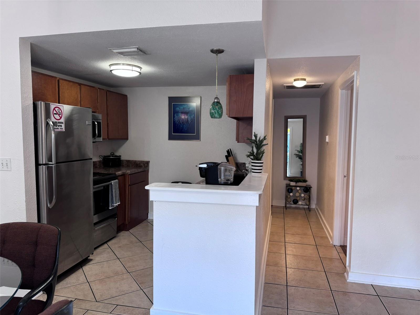 Listing photo id 11 for 5810 Suwanee Avenue