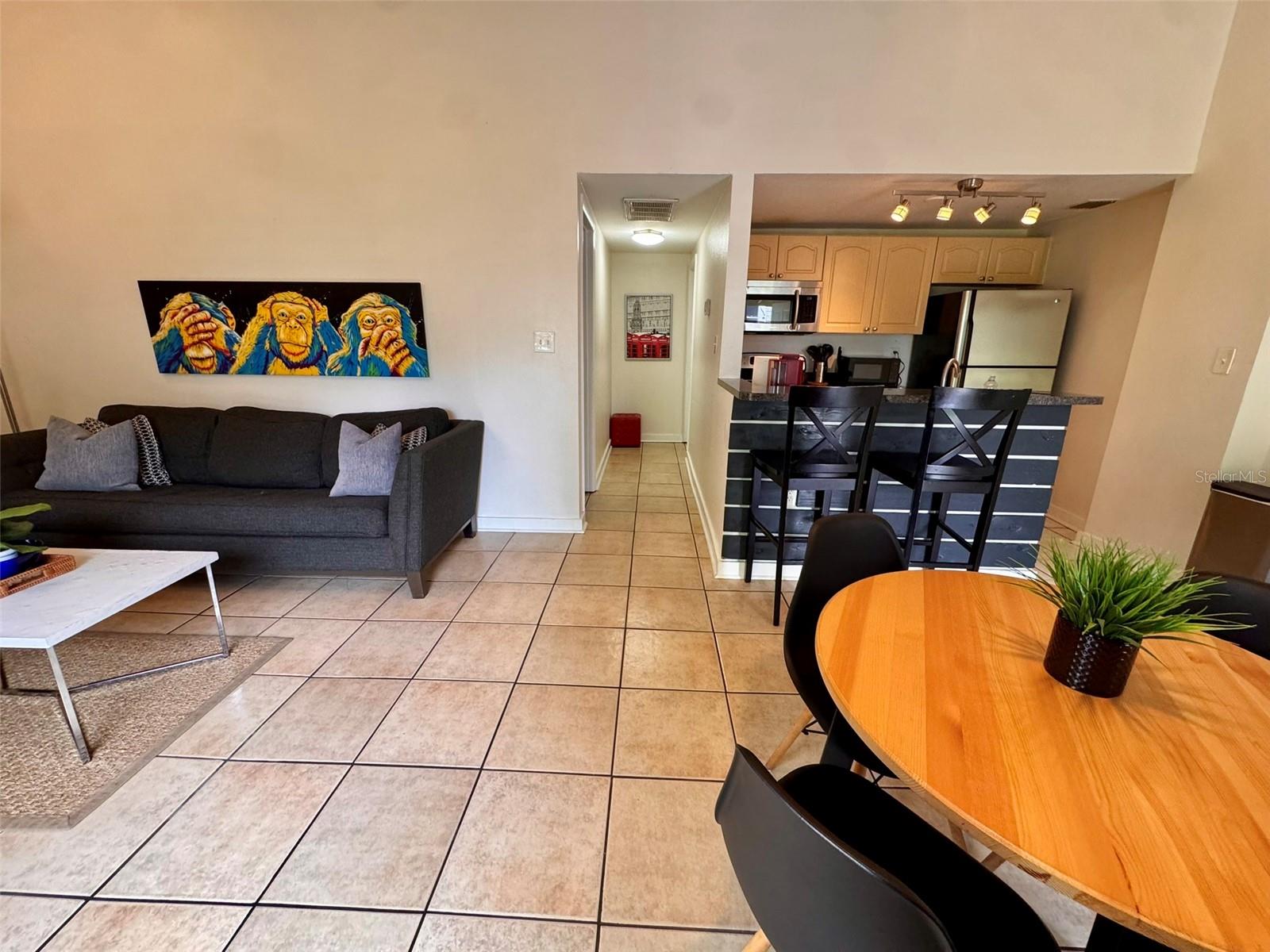 Listing photo id 0 for 5810 Suwanee Avenue