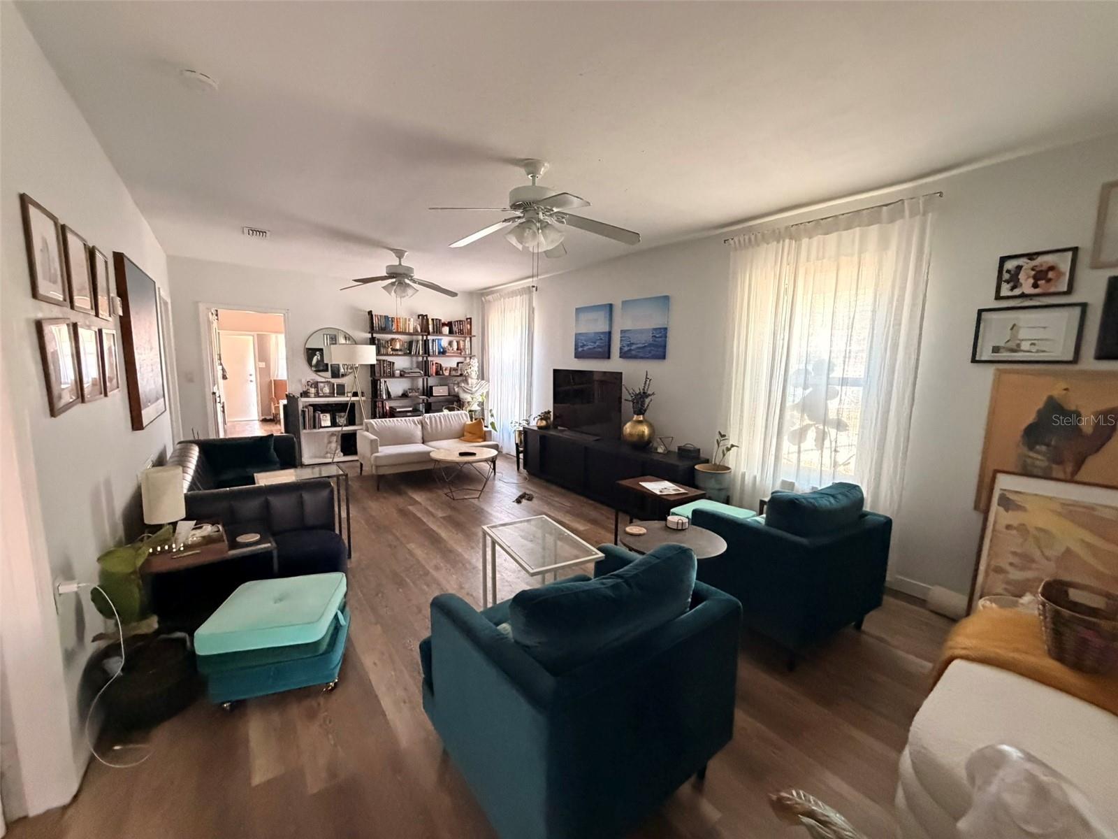 Listing photo id 21 for 5810 Suwanee Avenue