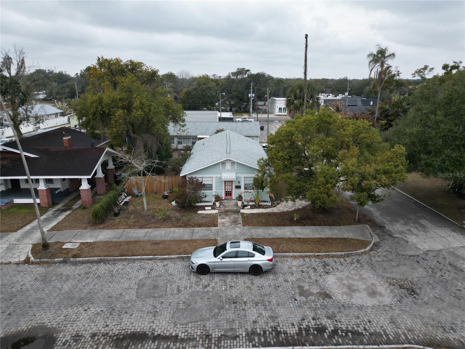 Listing photo id 26 for 5810 Suwanee Avenue