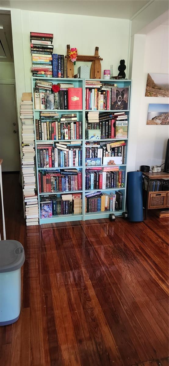 Image 5 of 7 For 750 7th Avenue N