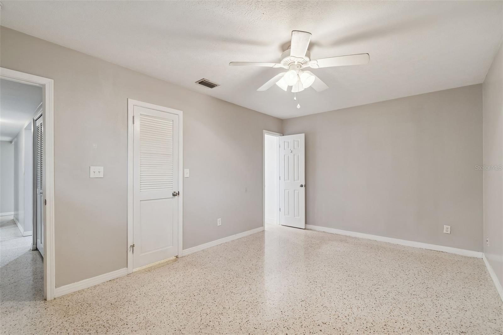 Image 17 of 37 For 308 Brentwood Drive 33617