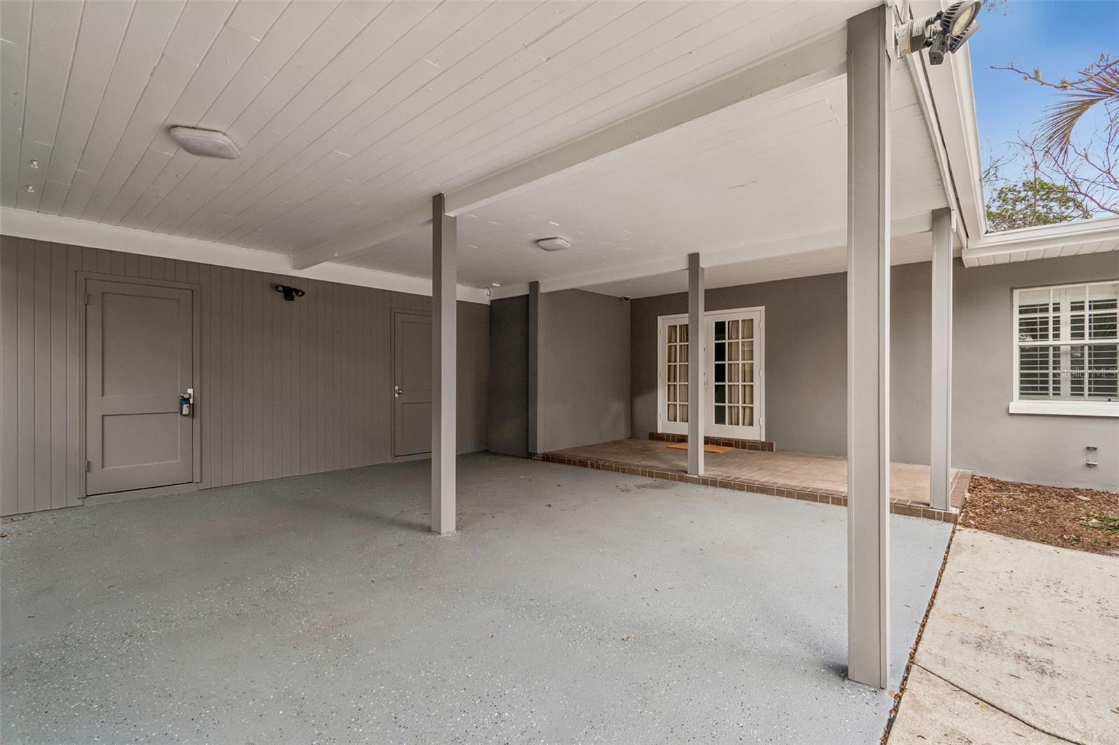 Image 22 of 37 For 308 Brentwood Drive 33617