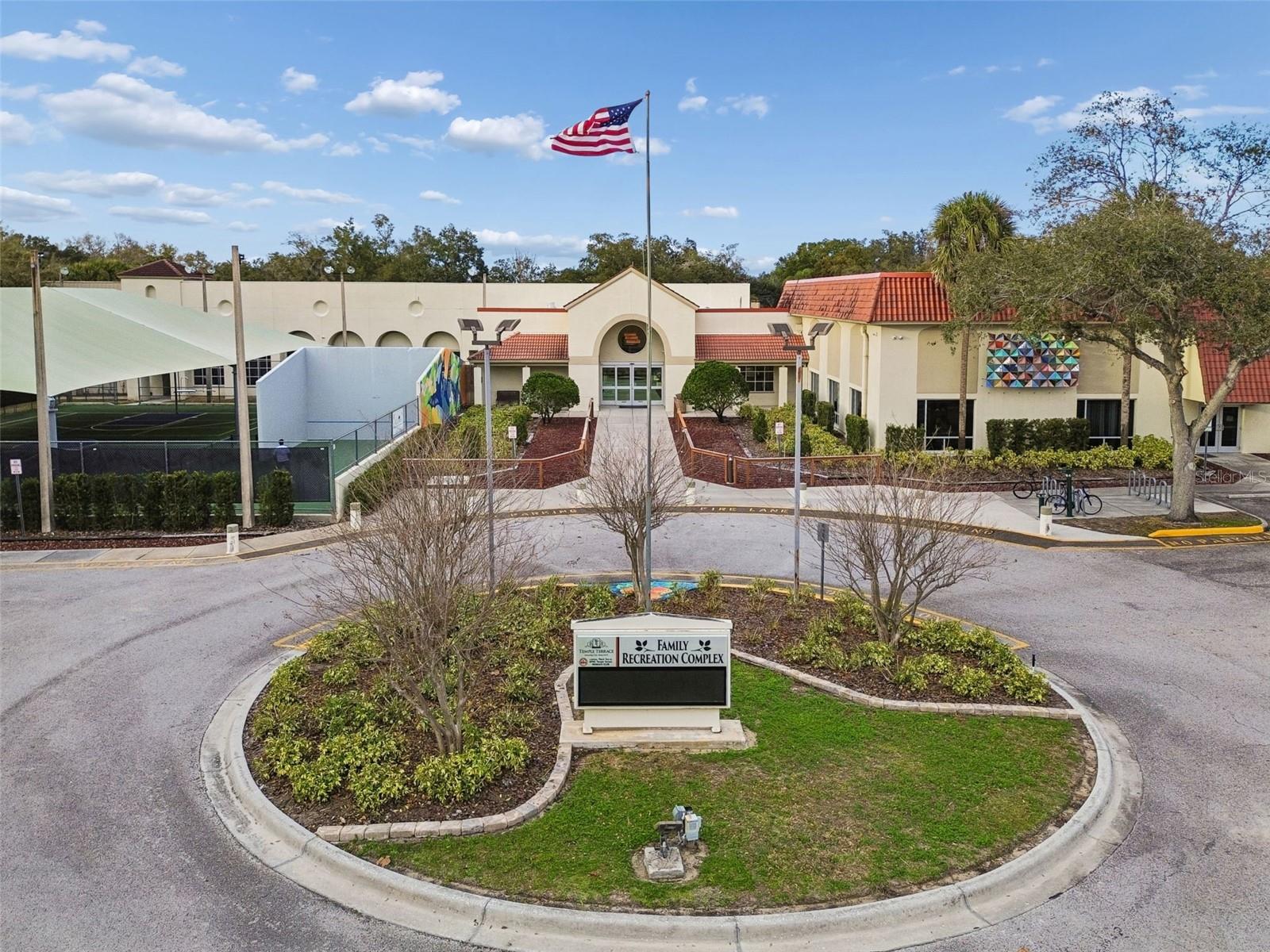 Image 27 of 37 For 308 Brentwood Drive 33617