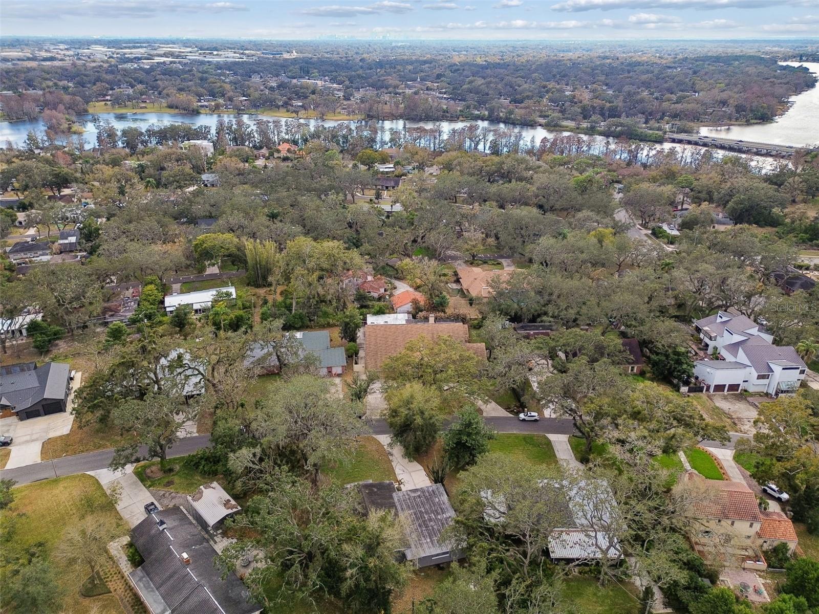 Image 33 of 37 For 308 Brentwood Drive 33617