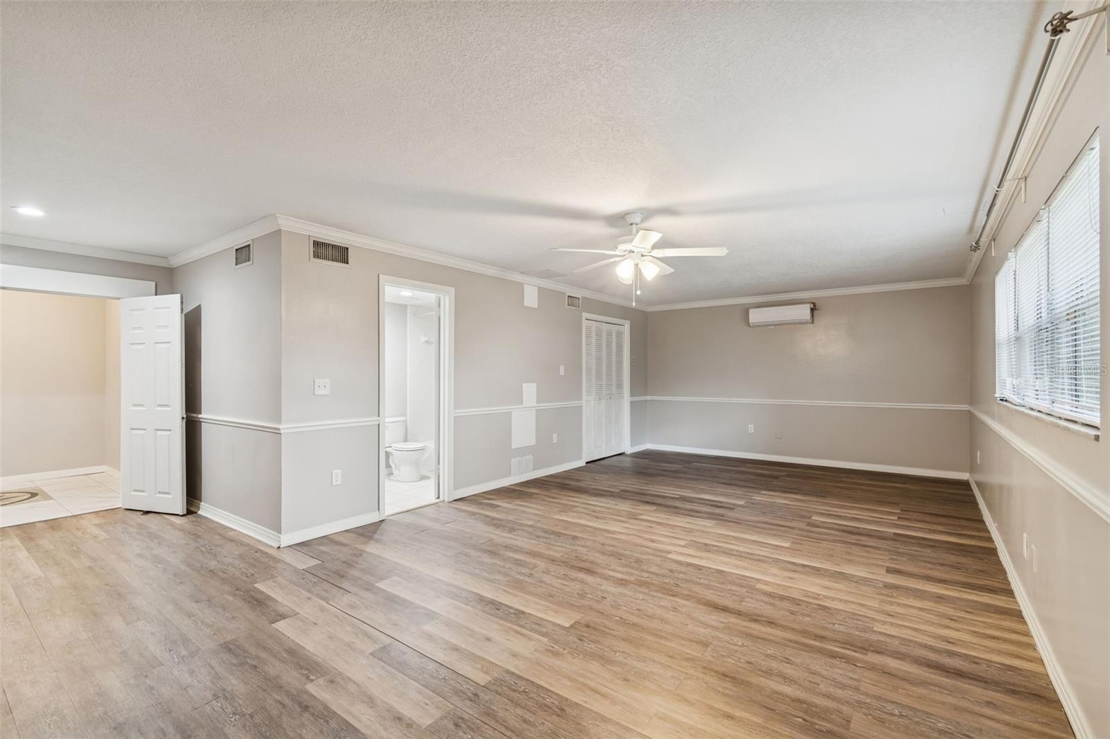 Image 9 of 37 For 308 Brentwood Drive 33617