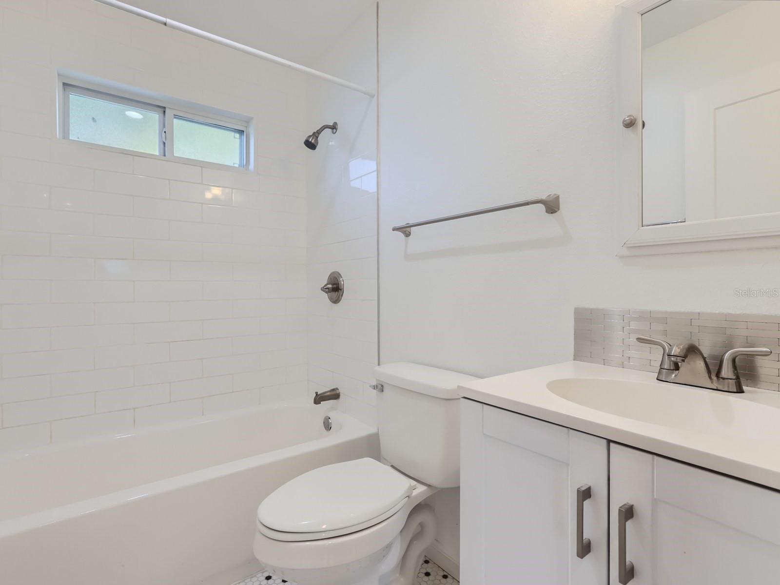 Image 10 of 13 For 808 Orchid Avenue