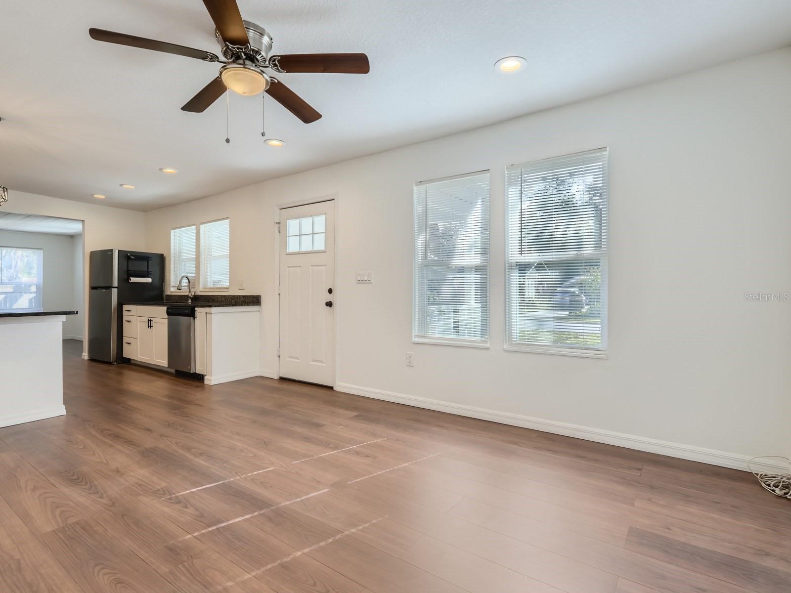 Image 3 of 13 For 808 Orchid Avenue