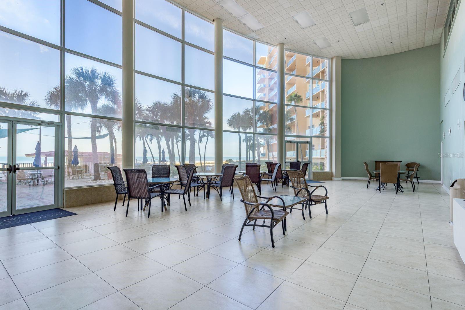 Listing photo id 17 for 880 Mandalay Avenue C509