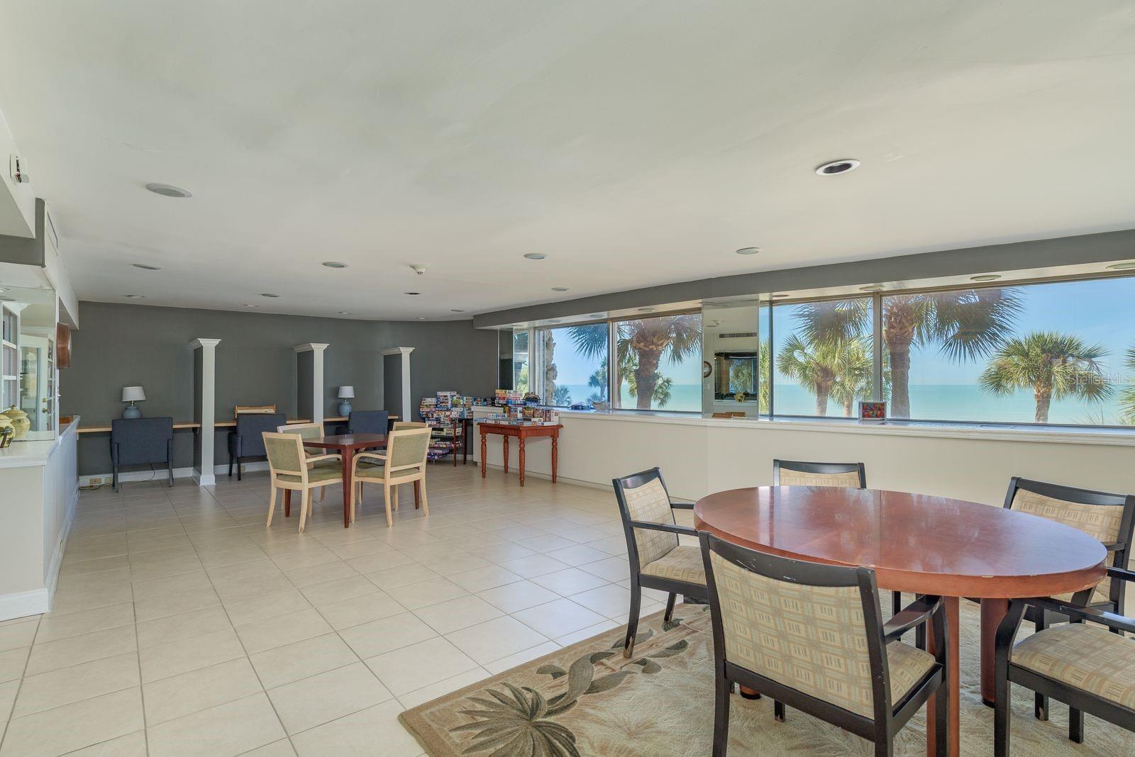 Listing photo id 19 for 880 Mandalay Avenue C509