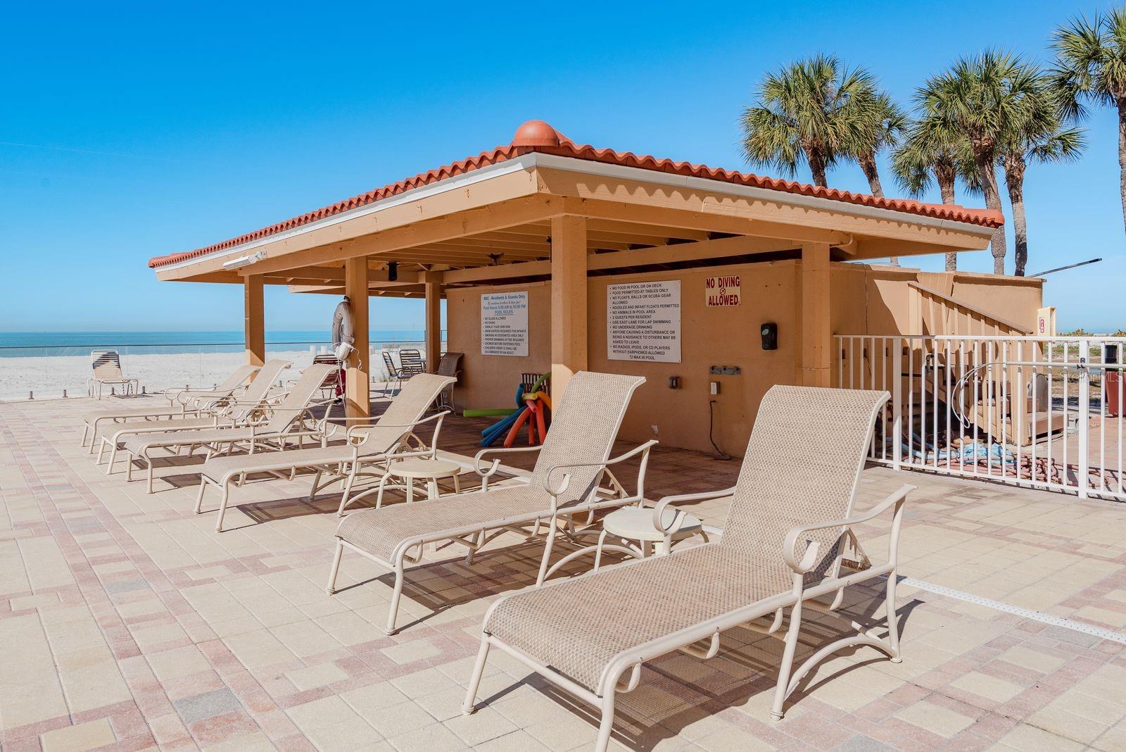 Listing photo id 25 for 880 Mandalay Avenue C509