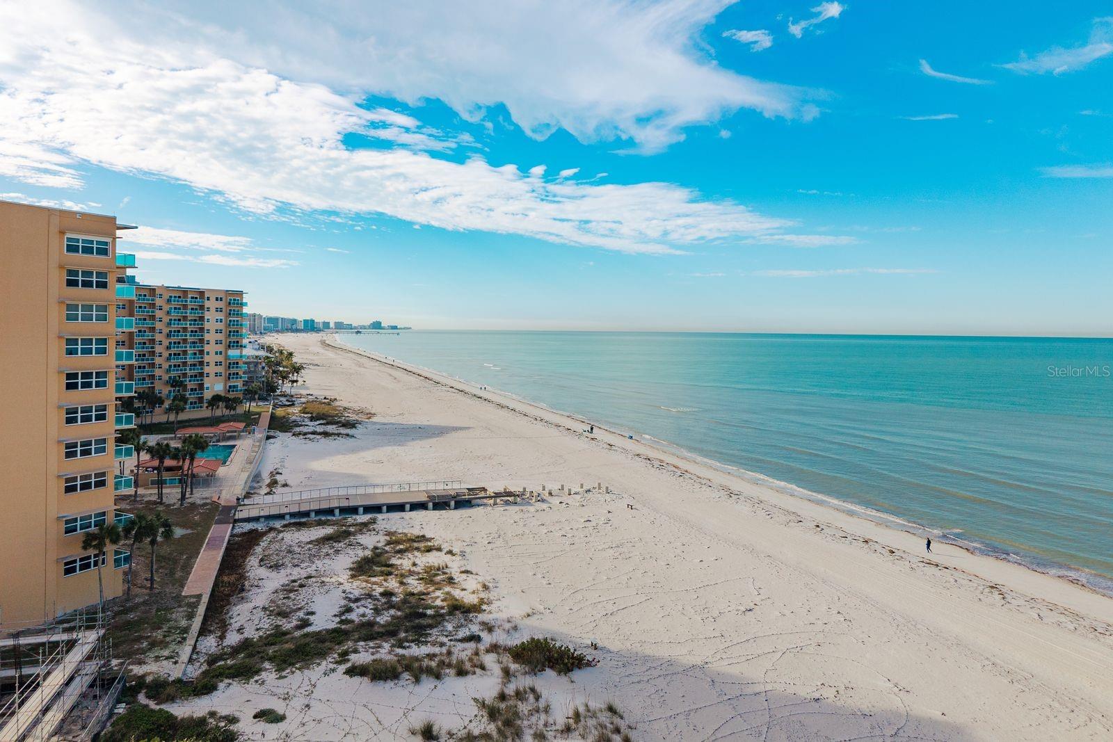 Listing photo id 31 for 880 Mandalay Avenue C509