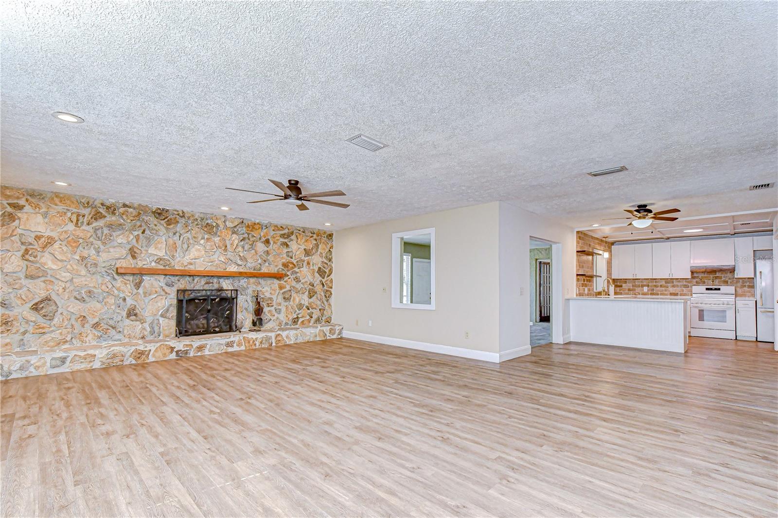 Image 17 of 51 For 2524 Victarra Circle