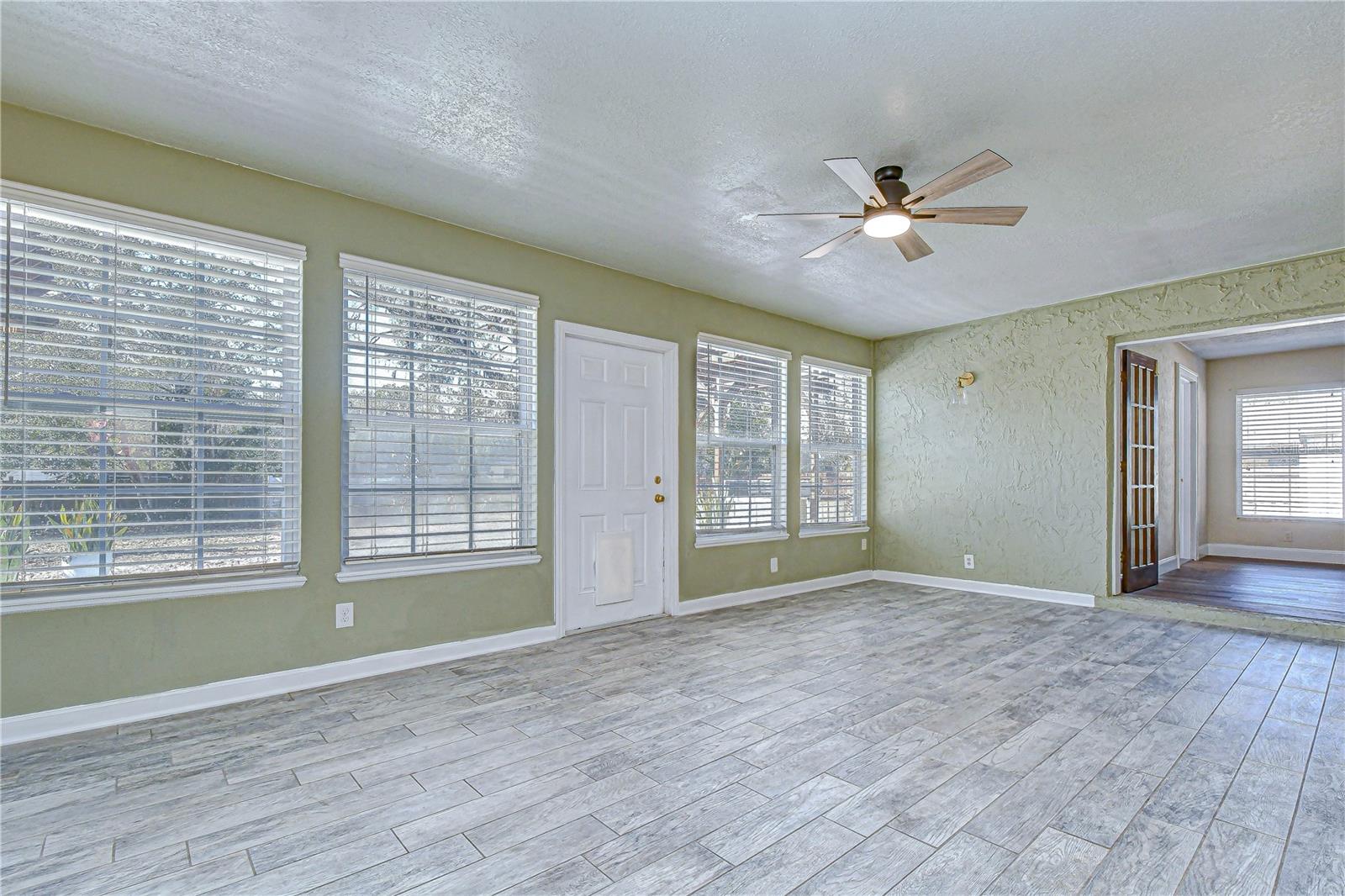 Image 19 of 51 For 2524 Victarra Circle