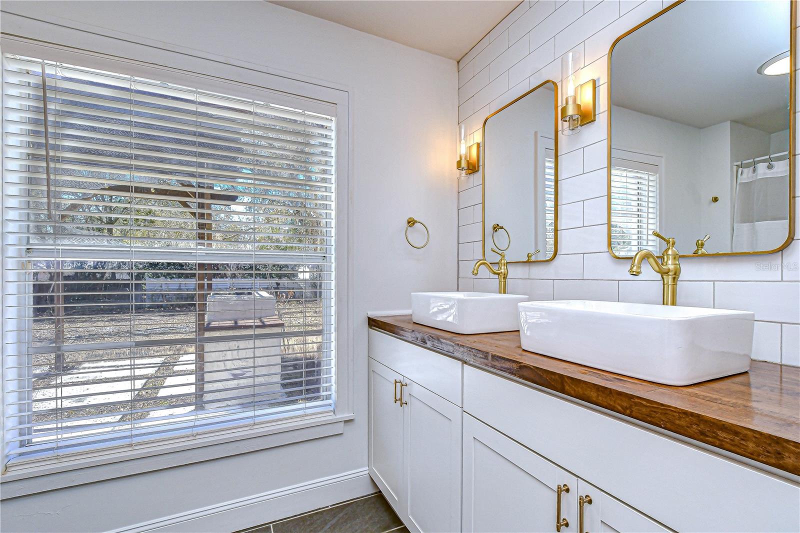 Image 29 of 51 For 2524 Victarra Circle