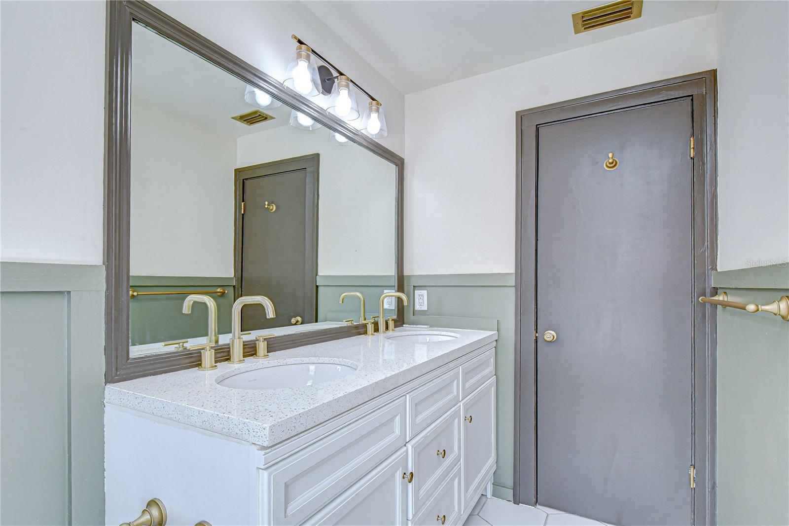 Image 35 of 51 For 2524 Victarra Circle