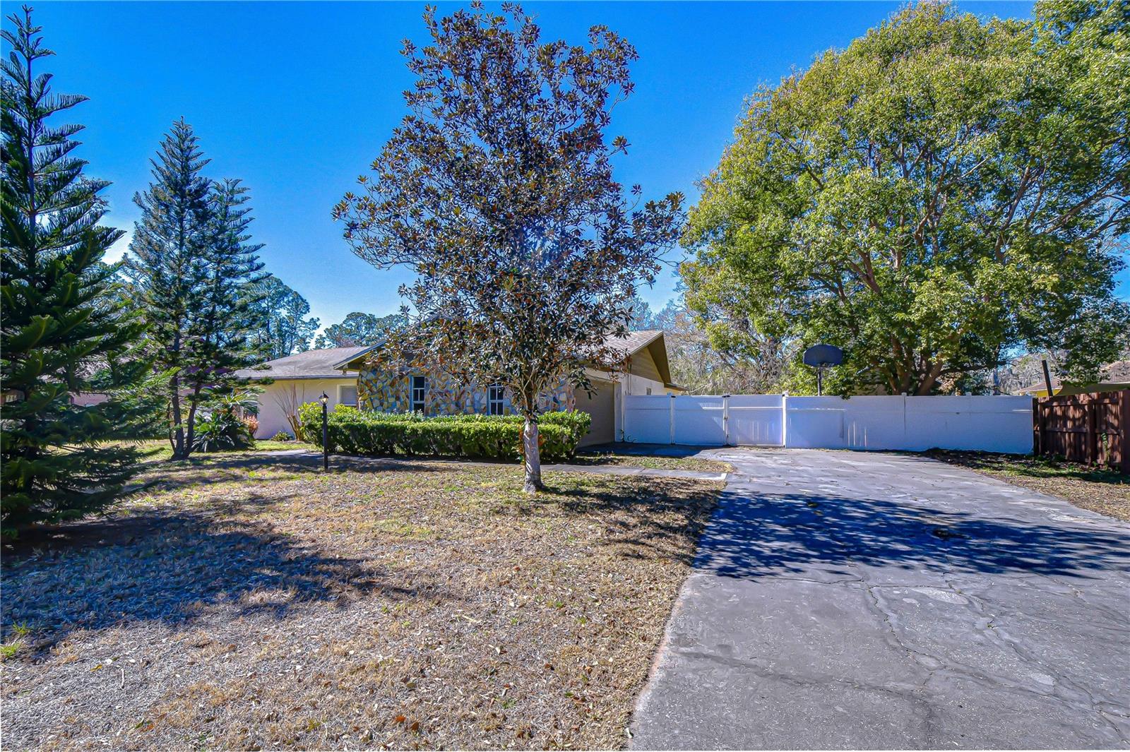 Image 4 of 51 For 2524 Victarra Circle
