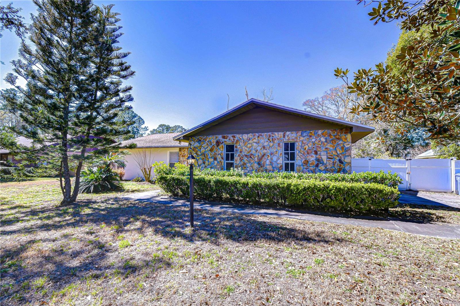 Image 5 of 51 For 2524 Victarra Circle