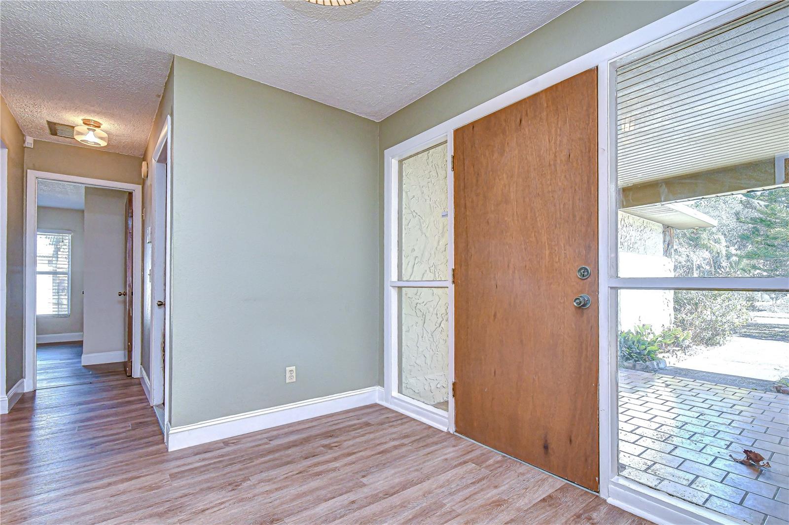 Image 8 of 51 For 2524 Victarra Circle