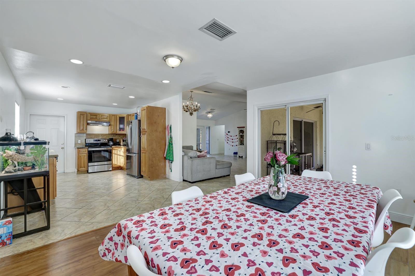 Image 10 of 27 For 4090 32nd Avenue Se