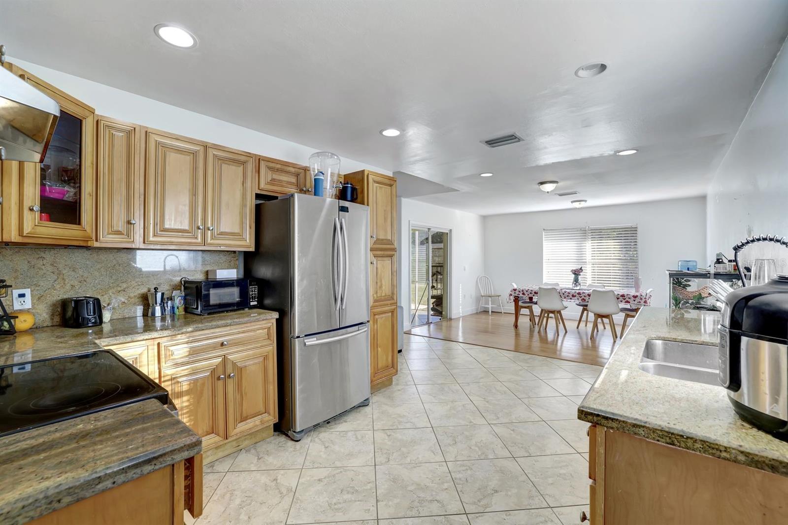 Image 12 of 27 For 4090 32nd Avenue Se