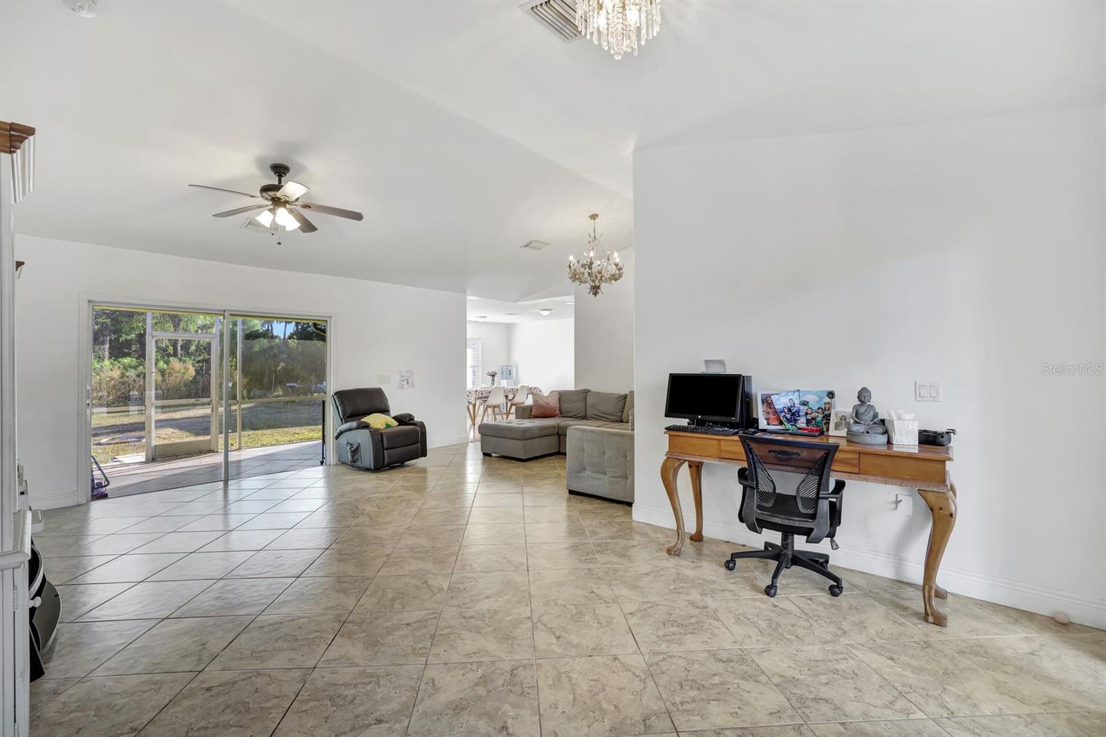 Image 8 of 27 For 4090 32nd Avenue Se