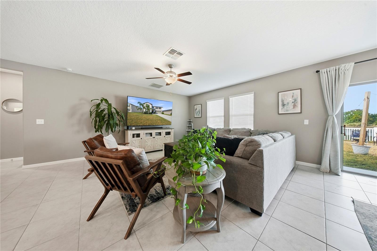 Listing photo id 10 for 13525 Wild Ginger Street