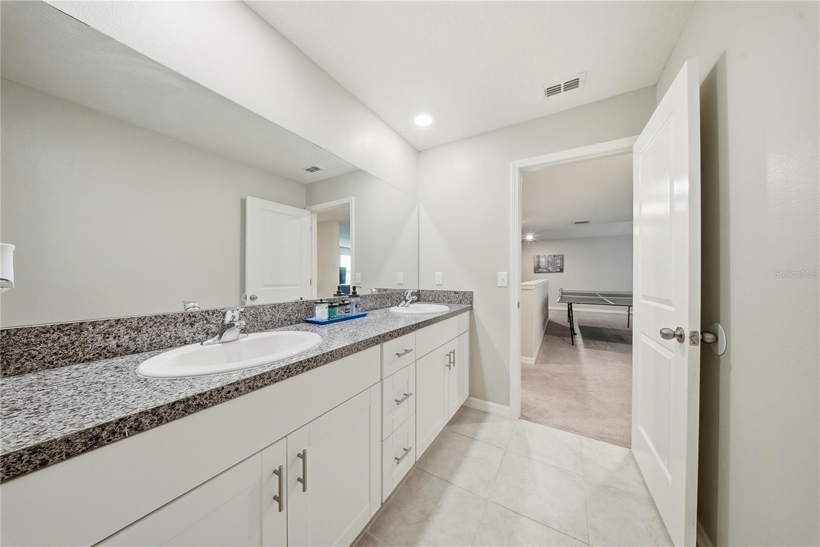 Listing photo id 34 for 13525 Wild Ginger Street