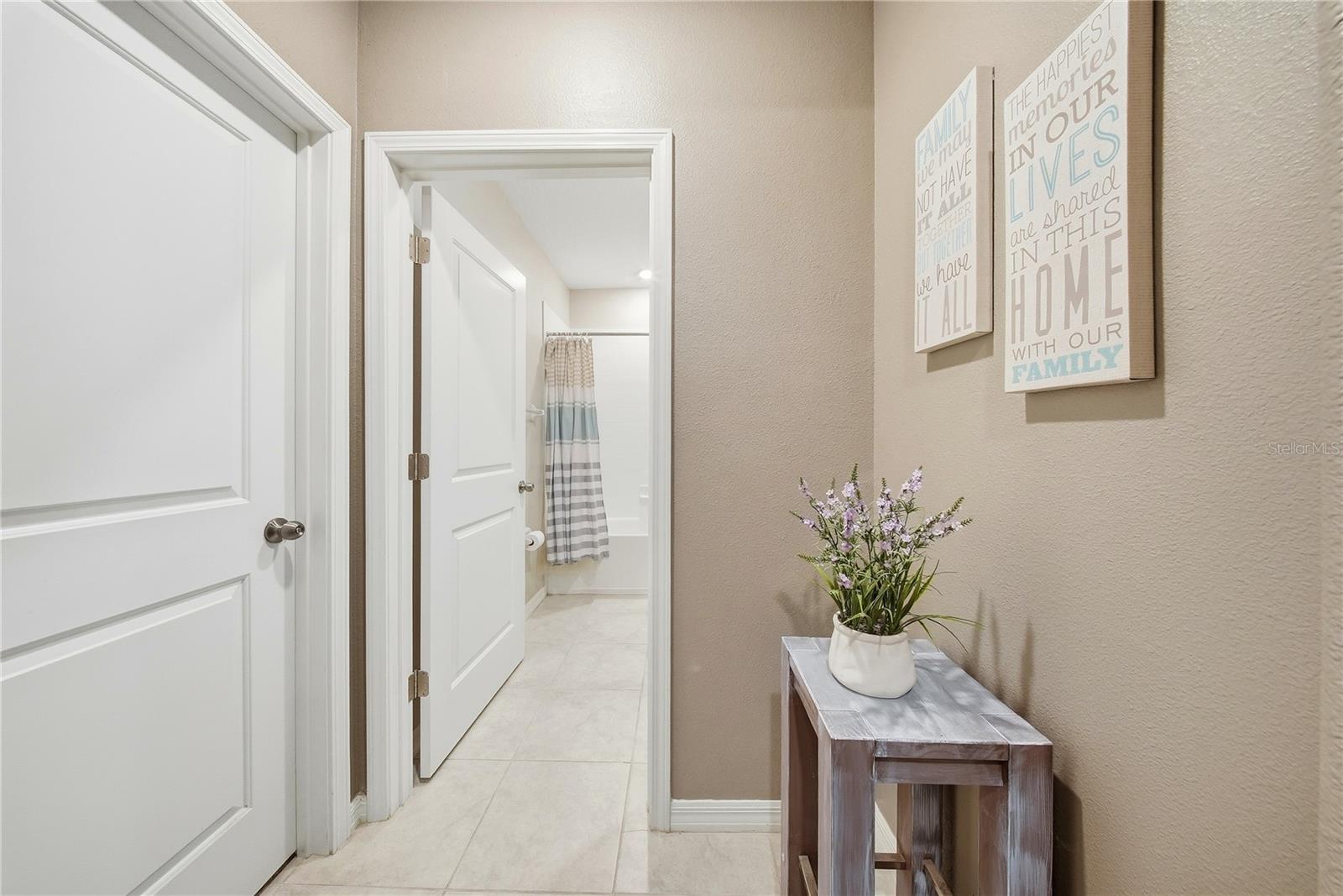 Listing photo id 4 for 13525 Wild Ginger Street