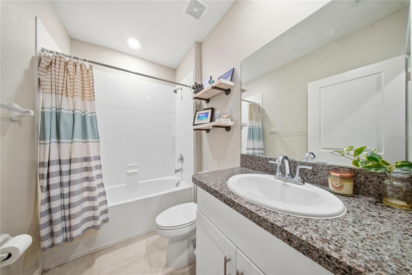 Listing photo id 5 for 13525 Wild Ginger Street