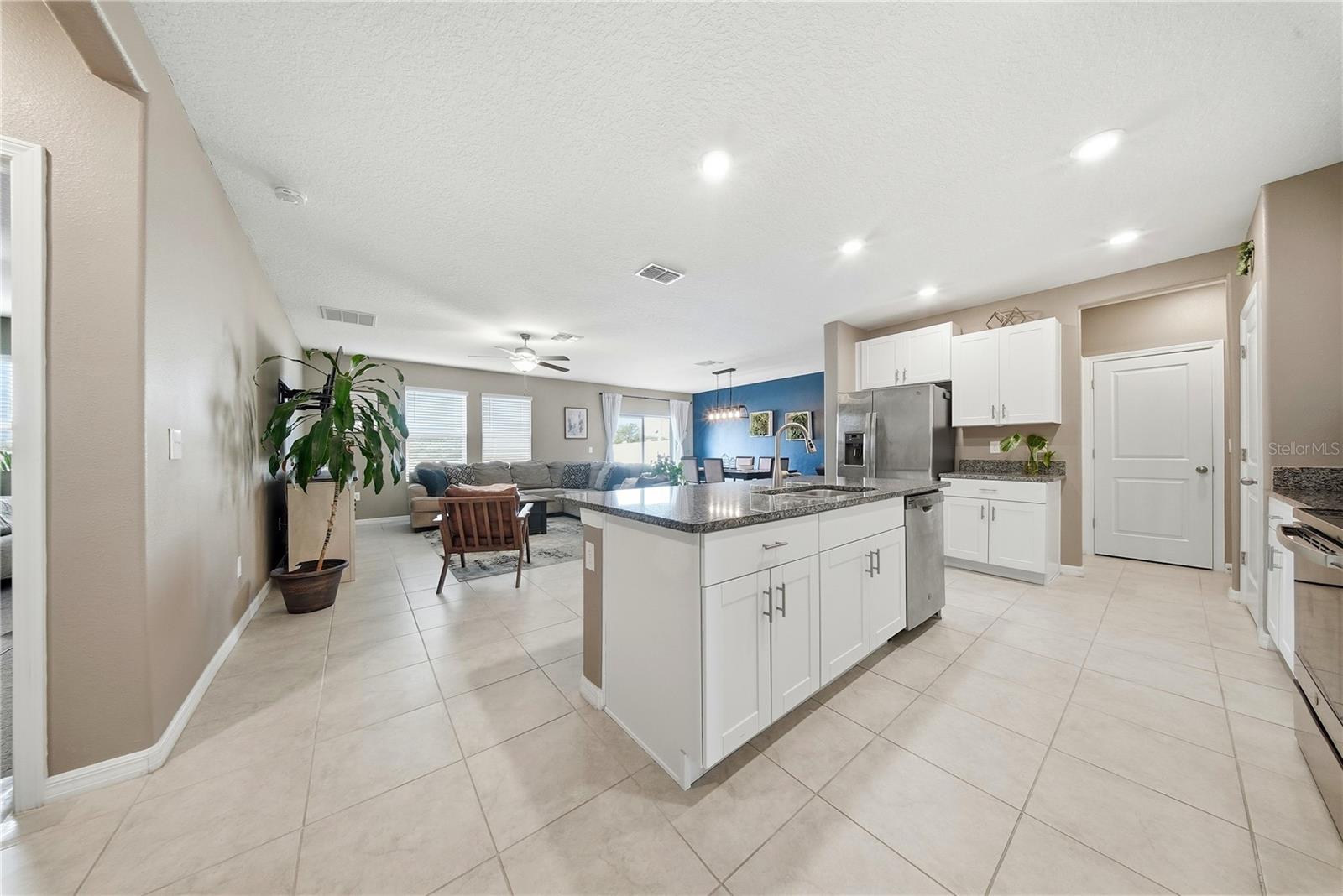 Listing photo id 7 for 13525 Wild Ginger Street