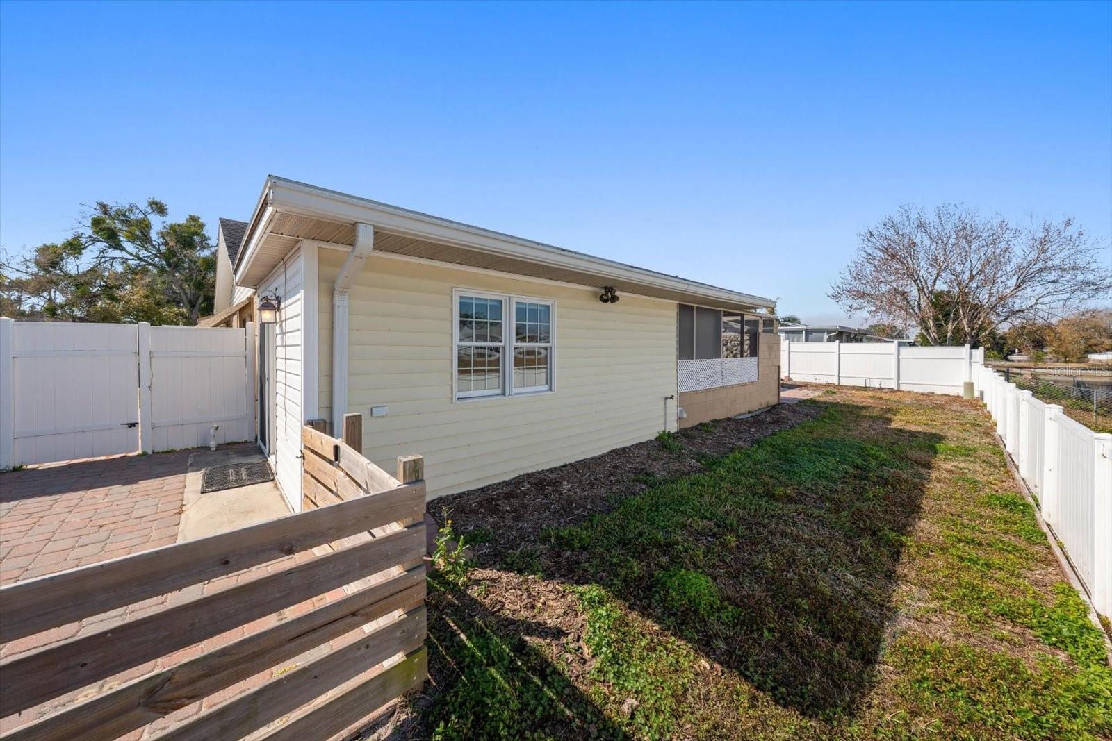 Image 22 of 27 For 4025 Sail Drive