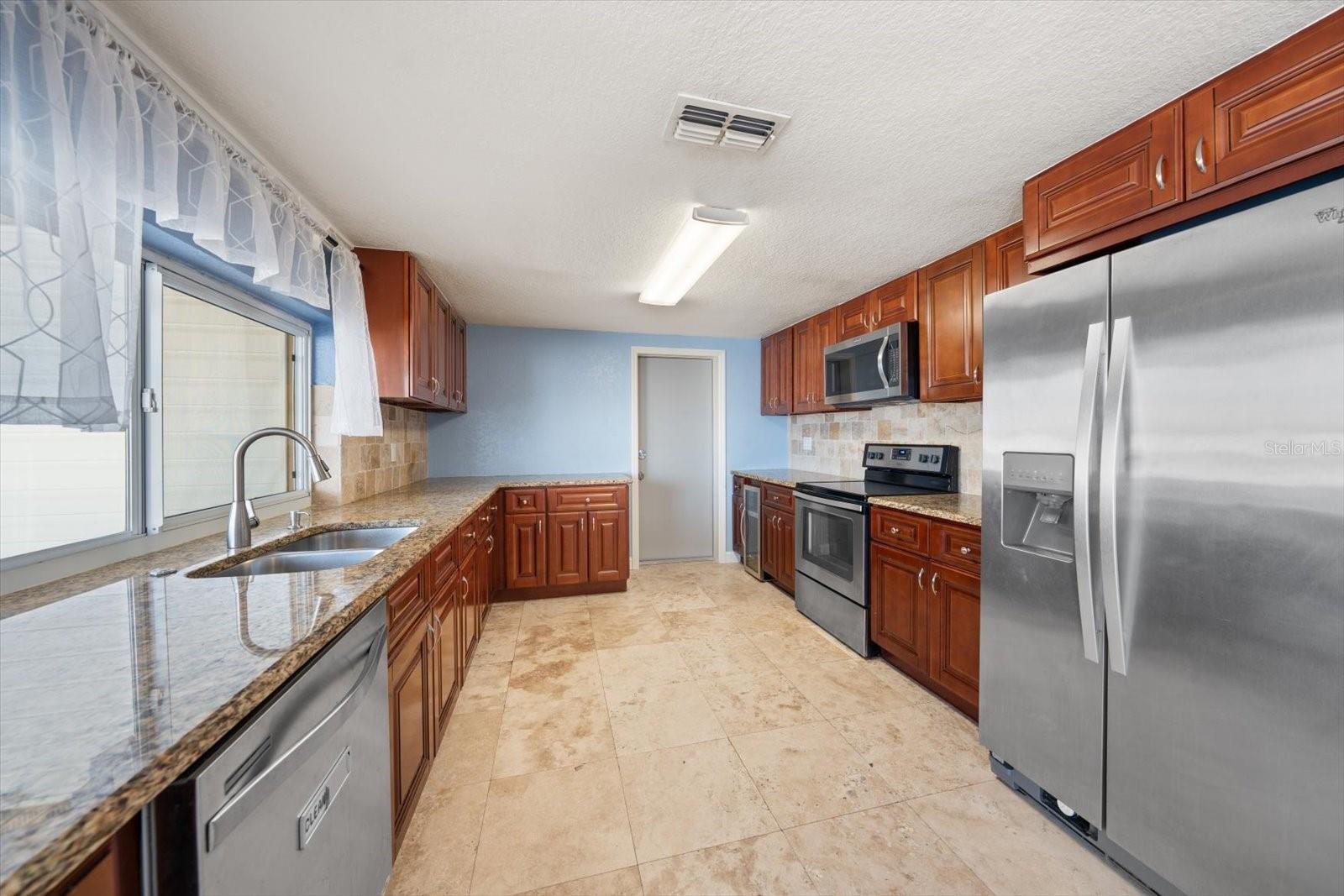 Image 7 of 27 For 4025 Sail Drive