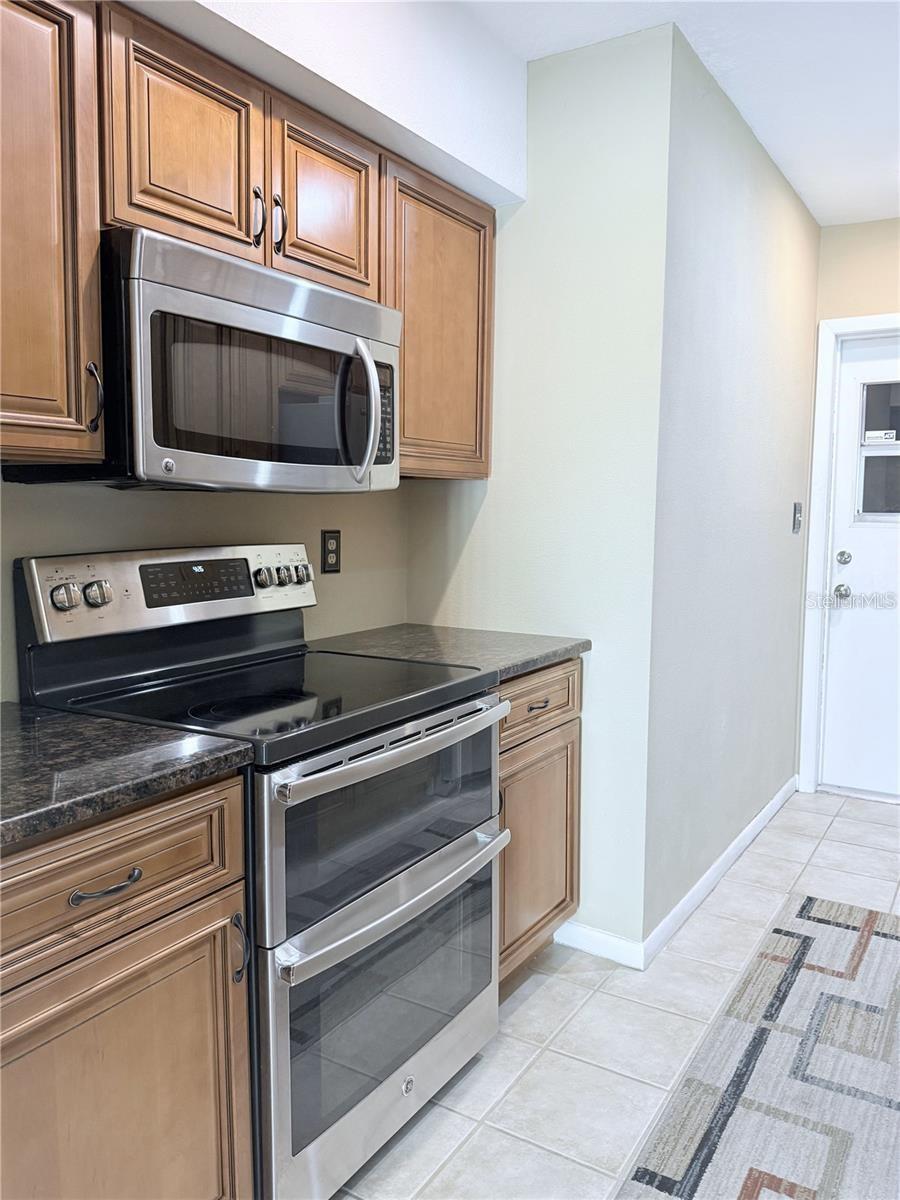 Image 7 of 18 For 11764 Raintree Drive 0