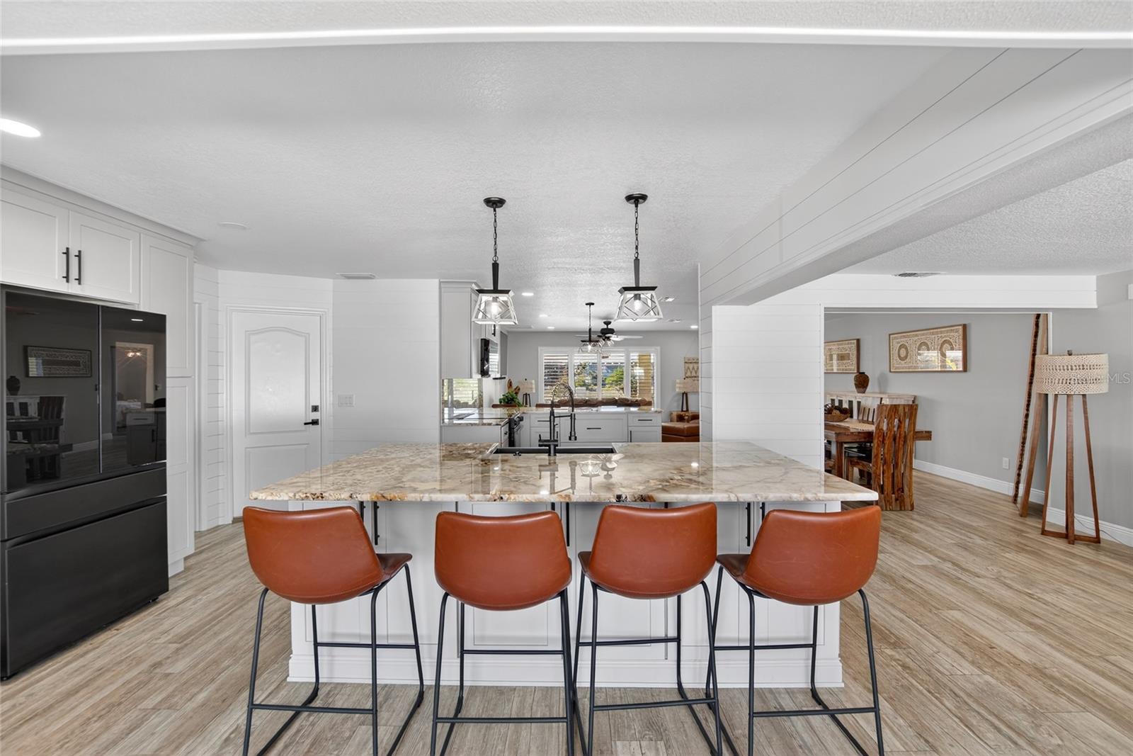 Listing photo id 8 for 6404 Lake Sunrise Drive