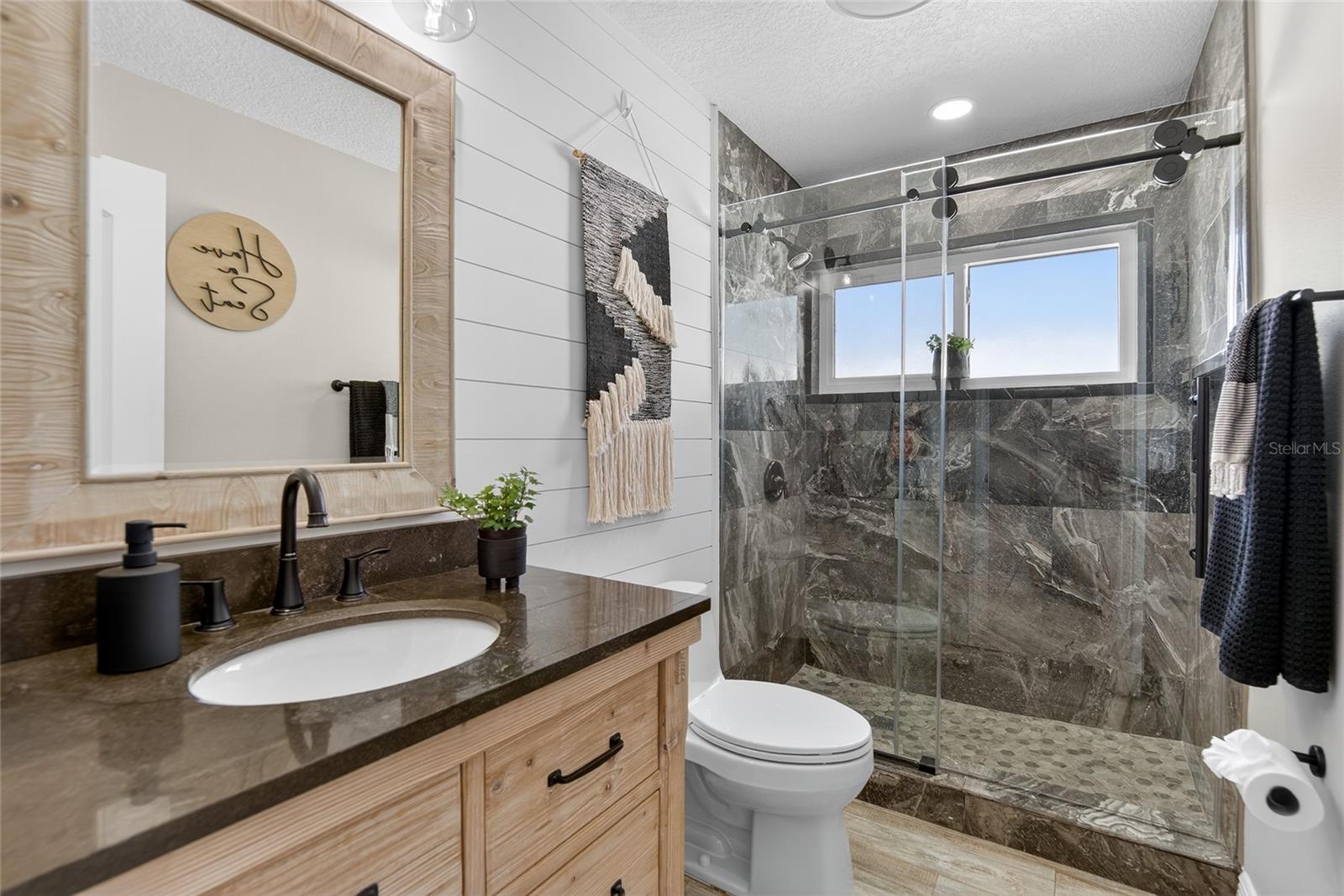 Listing photo id 32 for 6404 Lake Sunrise Drive