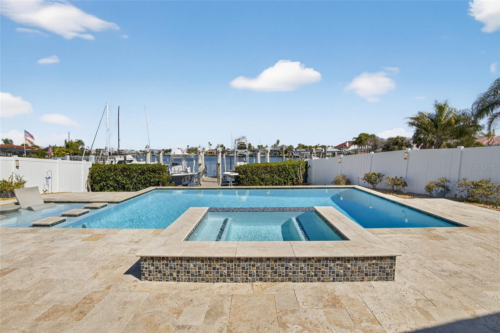 Listing photo id 37 for 6404 Lake Sunrise Drive