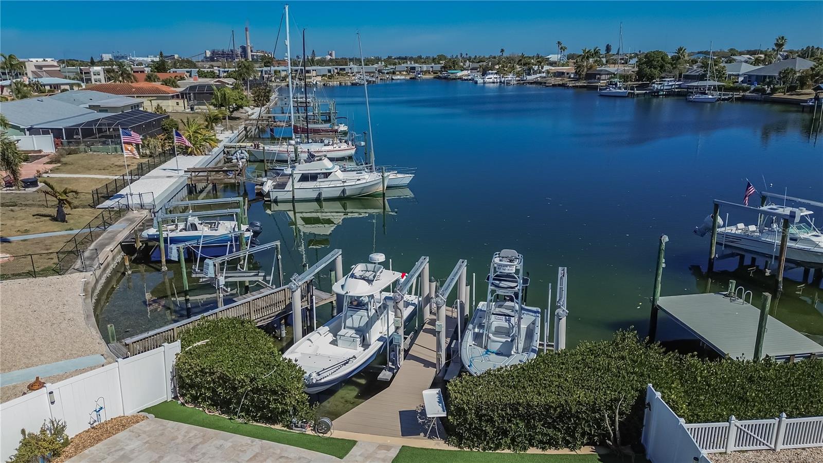 Listing photo id 2 for 6404 Lake Sunrise Drive