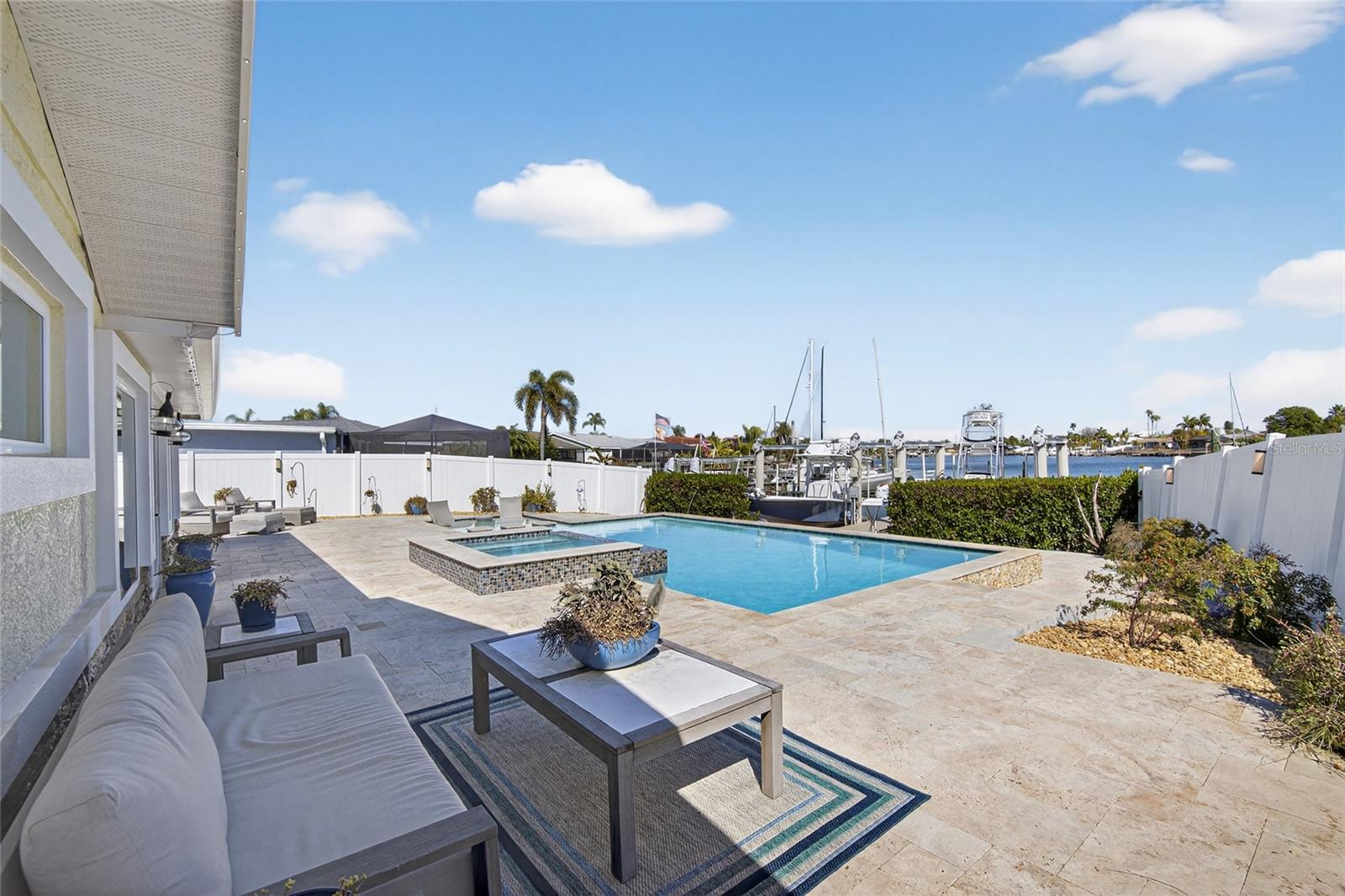 Listing photo id 38 for 6404 Lake Sunrise Drive